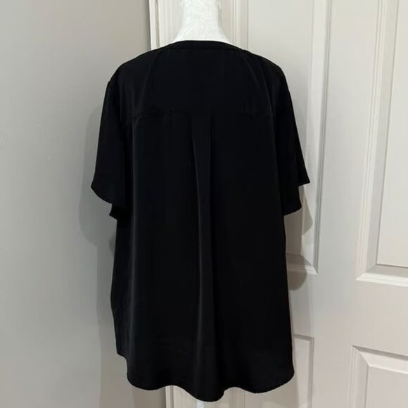 Torrid Harper Elegant Black Women's Top Short Sleeve Size 3 Plus size - Picture 3 of 4